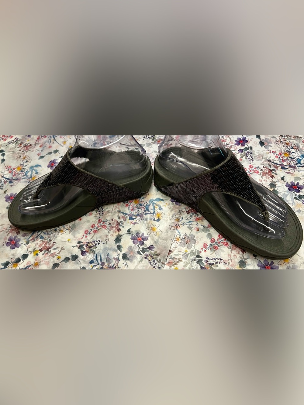 Fitflops Gray Sequin Thong Size 6 - Picture 6 of 11